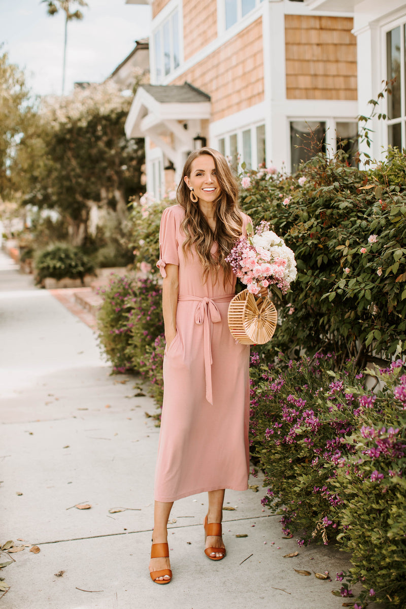 Dusty pink midi t-shirt dress with tie sleeves
